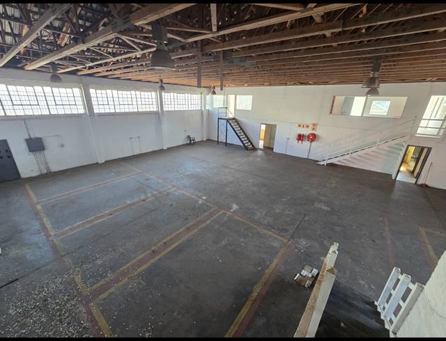 549M² WAREHOUSE TO LET IN MEADOWDALE